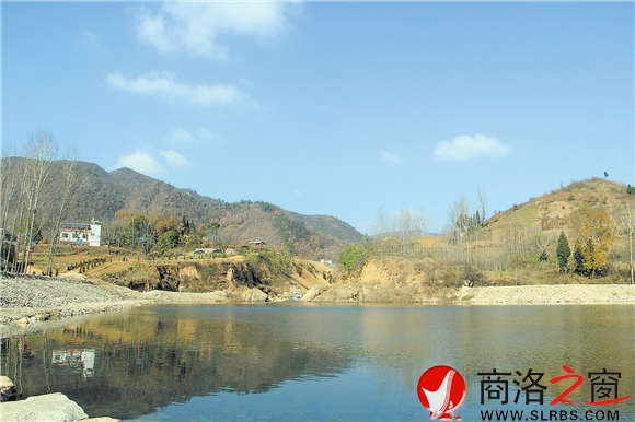 后湾村的天然浴场