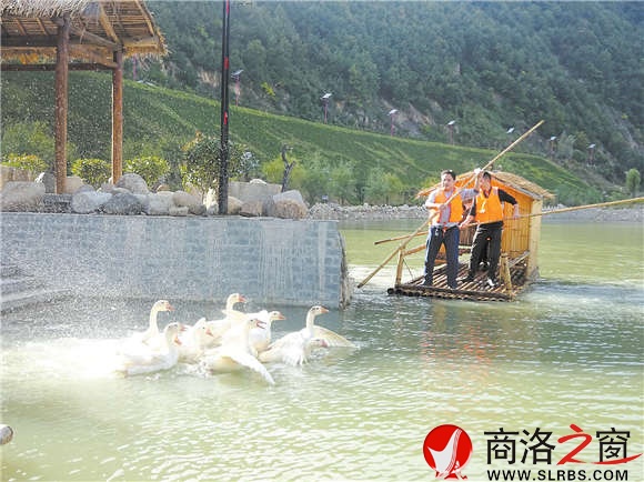 泛舟后湾湖，别有一番感觉。