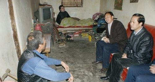 残疾人梦想有电脑 好心人捐助圆了梦