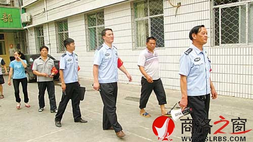 社区老民警