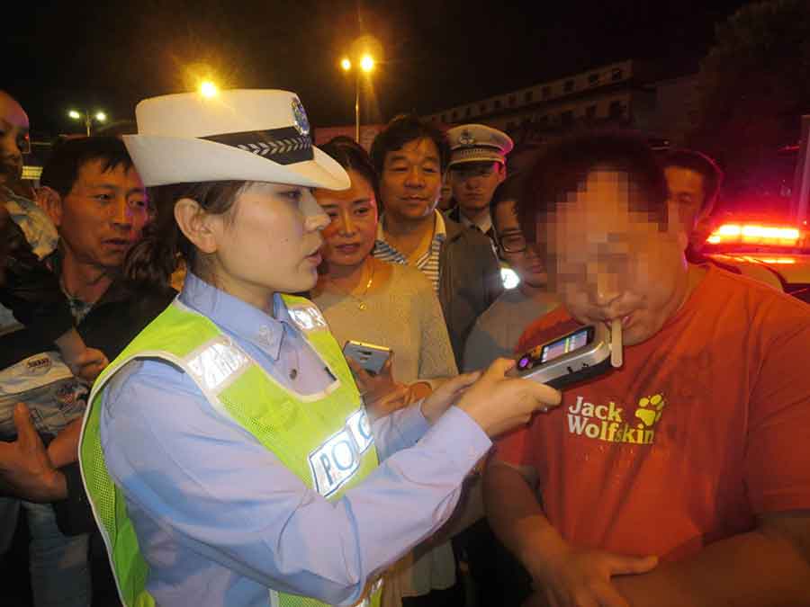 商州交警大队突击开展查酒驾行动