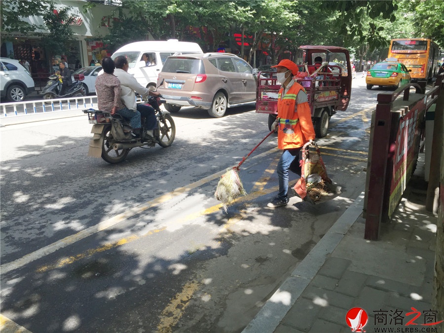 商洛市区城管系统举行“六清”活动