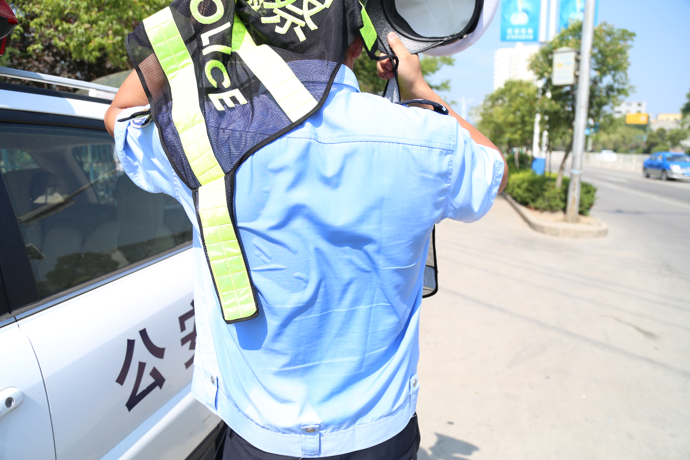 商州城区交警-3.jpg