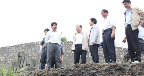 璩泽涛深入县明德小学 青槐社区检查防汛防滑工作