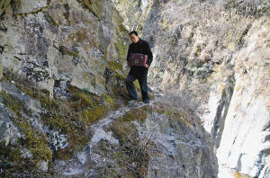 300多双鞋见证37年沟沟坎坎出诊路(图)