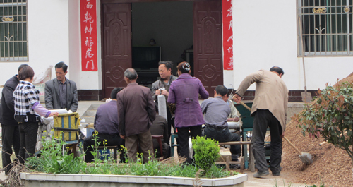 商南：小香菇开出幸福花