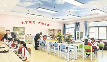 商南“关爱儿童之家”温暖留守儿童