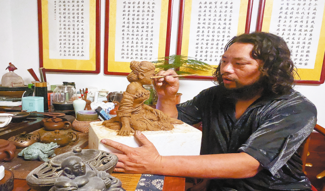 传承泥塑技艺 铸就非凡人生
