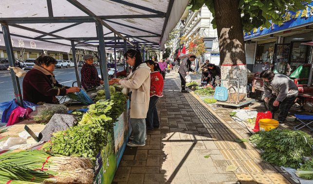便民摊点上的城市温度