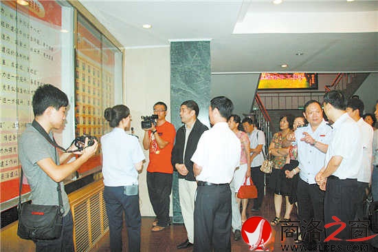 原省直工委书记李顺民检查指导市国税局评星竞赛活动