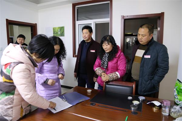 永乐街道办督导检查春节后干部到岗上班情况