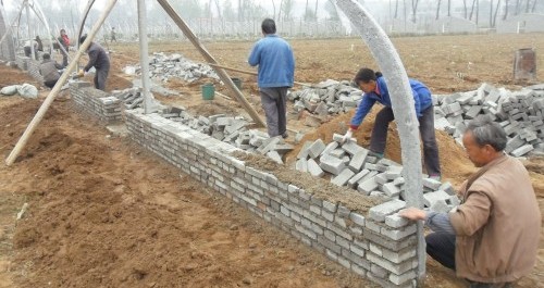 洛南县景村镇设施蔬菜基地大棚建设如火如荼