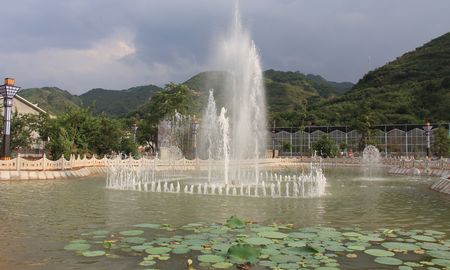 丹凤：虎山脚下美丽村