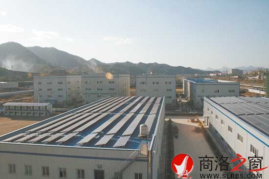 商丹园区中小企业孵化园标准厂房和在建的中小企业服务中心