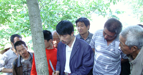 丹凤开展为民服务技术扶贫