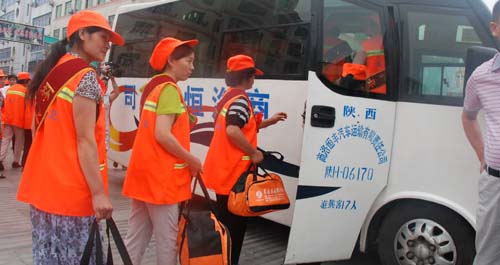 商南县欢送10名“环卫标兵”四市参观学习