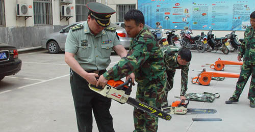 兰州军区在柞水县进行森林防火实战演练