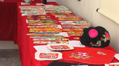 柏峪寺镇文化站举行“迎中秋民俗艺术作品展”