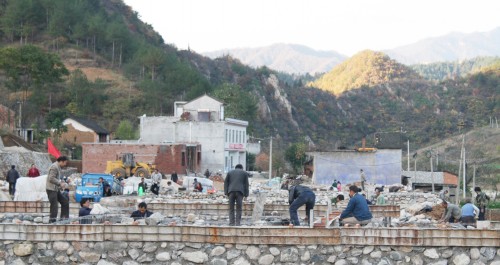 清油河加快移民安置区建设