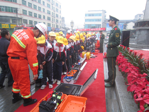 商南县城关希望小学高度重视冬季安全工作