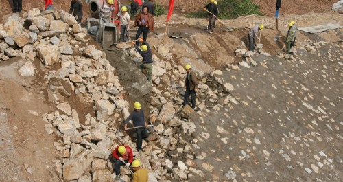 丹凤县全面掀起丹江支流河道综合治理项目