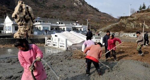 石坡街修建禹平广场
