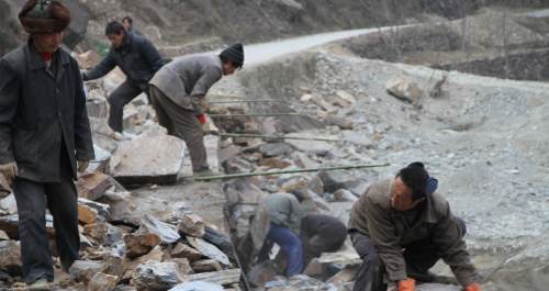 柞水县大力实施战严寒保畅通工程