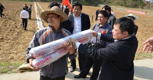 商南县组织农技干部助农增收