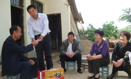 保险赔偿金送农家