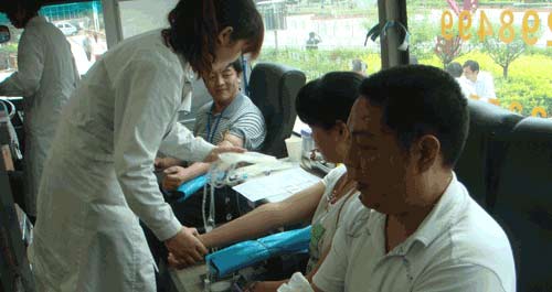 县红十字会组织开展无偿献血志愿服务活动