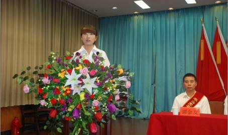 洛南县农业党委召开岗位学雷锋先进事迹报告会