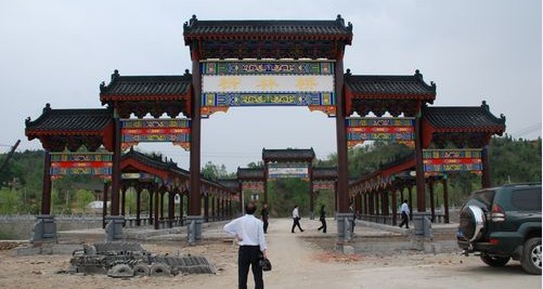 洛南县仿古建筑柳林桥建成
