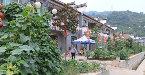 山阳县漫川镇规划建设徽派风格民居