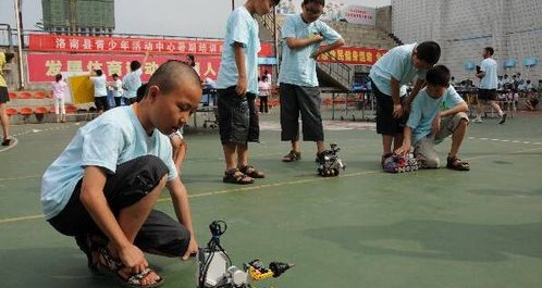 洛南青少年活动中心利用暑期举办培训班