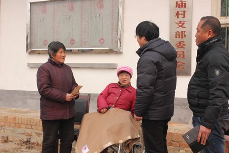 洛南：“爱心信鸽”再送温暖