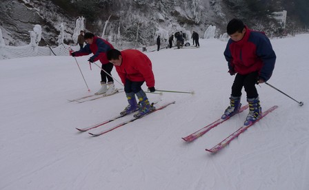 商州区牧护关滑雪场重新开业