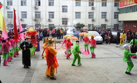 洛南群众参与丰富多彩新春文化活动