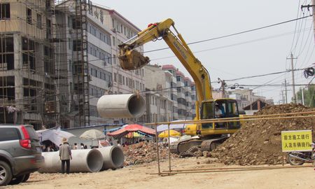 洛南加快基础设施建设步伐