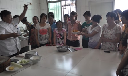 柞水东甘沟村邀请省专家开展休闲农家质量提升培训