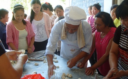 柞水凤凰镇开展送技能下乡活动