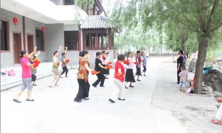 商南县任家沟村丰富村民文化生活