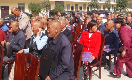 丹凤：帮助孤寡老人温暖过冬