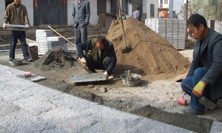丹凤县棣花镇对棣花老街进行石材铺设硬化