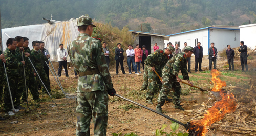 商南清油河镇对镇村干部进行防火知识培训
