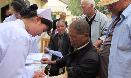 丹凤开展“感恩行”实践活动