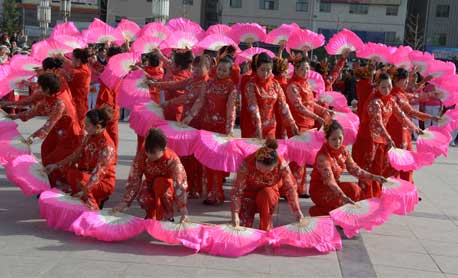 洛南县举行首届广场舞比赛