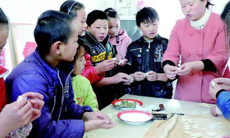  柞水强生希望小学提高学生生活自理能力