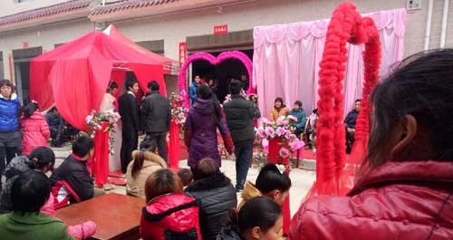 移民小区喜事多