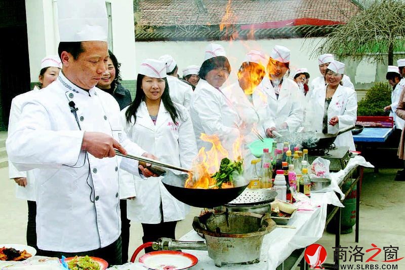 乡村来了为农服务队