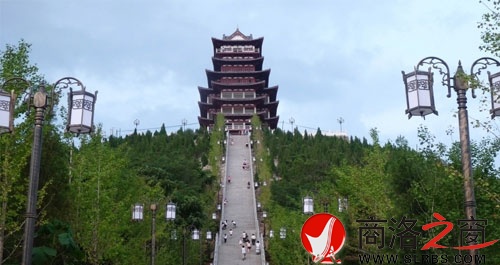 商南县建成首个县城山体公园